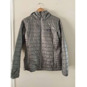 Patagonia Women's Nano Puff Hoody - Grey